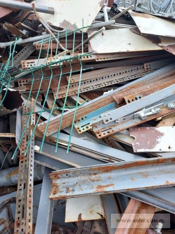 Złom żelaza i stali (w tym grzejniki członowe, rury) (kod odpadu 17 04 05) 